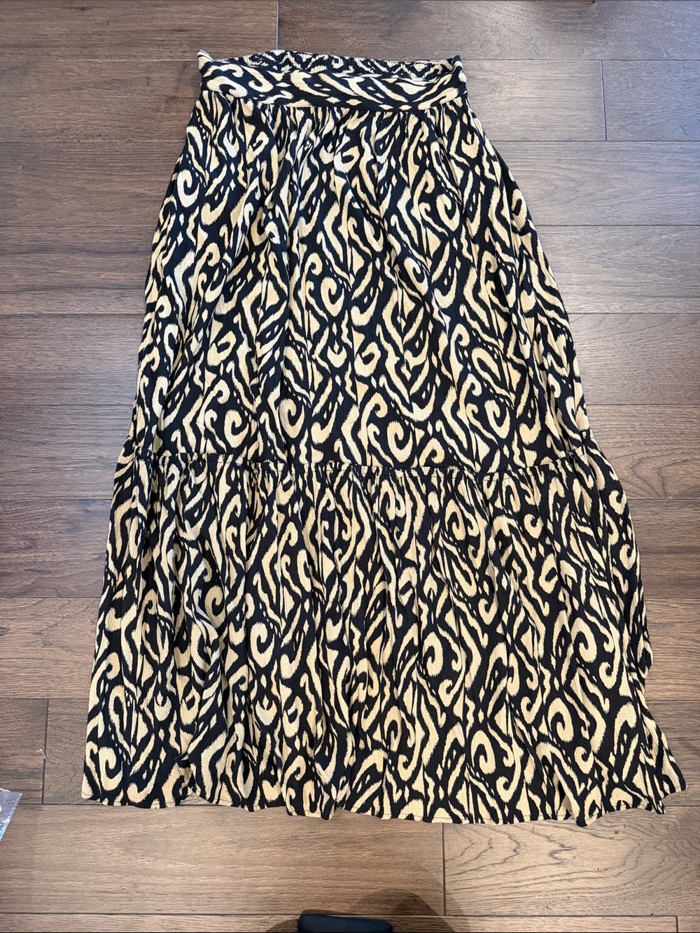Boden Black and Cream Abstract Tiered Maxi Skirt Size 10 - C52-096